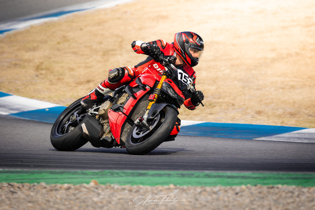 Ducati Trackday Hockenheimring 2026 | Entdecken Sie die faszinierende Welt von Alexander Tschuncky Arts: Kreative Fotografie, atemberaubende Automobilkunst und hochwertiger Bilderdruck. Lassen Sie sich inspirieren! - Realisiert mit Pictrs.com