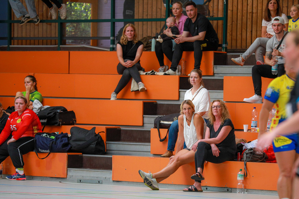 Neukirchen-Duisburg310825_054 | Bildergalerie von Sport-Ereignissen aber auch von weiteren spannenden Dingen - nicht nur vom Niederrhein. In Anlehnung an den bekannten Spruch von Hanns Dieter Hüsch heißt das Motto: "Niederrhein ist überall".  - Realisiert mit Pictrs.com