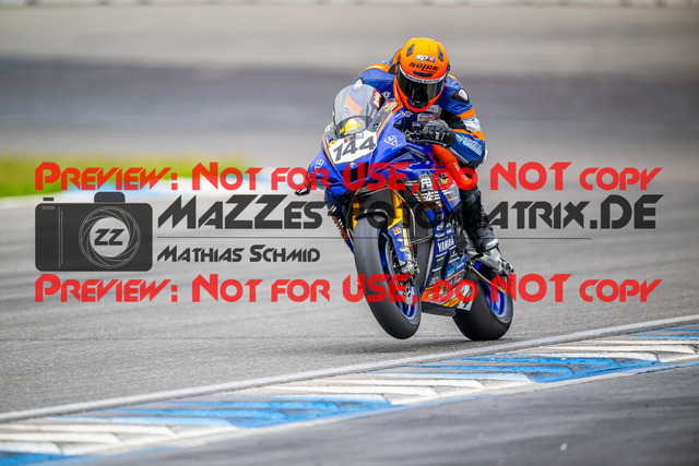 MaZZes_FotoMatrix_240702_6007705_7899 | WEISS