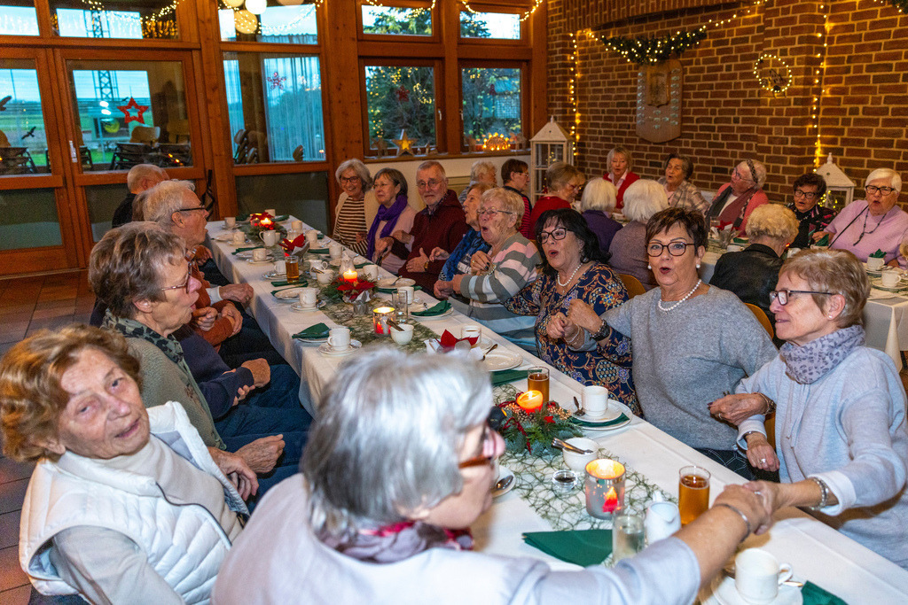 top-top.de 241127-037 | Foto, Video, Fotografie, Videografie, Fotobox, DJ, Discjockey, Musik, Musikbox, Veranstaltung, Photobooth, Amazon, Ebay, Buchtipp, Bestseller, Autor, Verlag, Buch, Wesel, Hamminkeln, NRW, Dinslaken, Rees, Drohne, Hochzeit, Party, Fotobox, Wesel, Fotograf