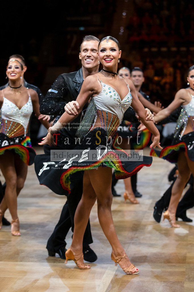 20241109_DM-Formationen_Vorrunde_0874 | Tanzsportbilder, Standardtanz, Lateintanz, WDSF, DTV, LTVB, dancecomp, goc, hessen tanzt, blaues band der spree, walzer, tango, wiener walzer, slowfox, quickstepp, samba, rumba, cha-cha-cha, paso doble. jive, hd-kroft photography, turniertanzsport