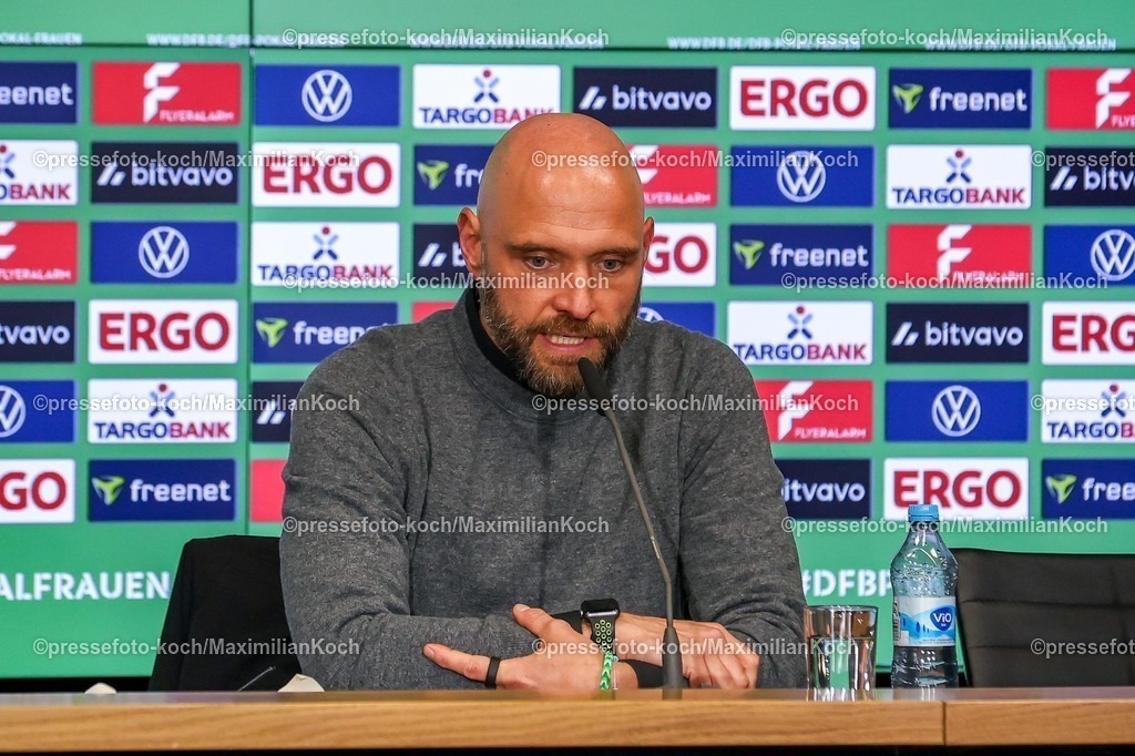 xKWIx14052601148 | 2026.05.14, xkwix, Fußball, Finale DFB-Pokal Frauen, VfL Wolfsburg -  FC Bayern München, Saison 2025 2026, Rhein-Energie-Stadion in Köln: Stephan Lerch (VfL Wolfsburg Frauen Trainer) beim Interview nach dem Spiel DFB regulations prohibit any use of photographs as image sequences and or quasi-video. Photo: xKamilxWilkowskixPressefotoKochx