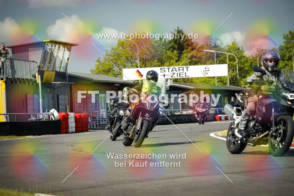 OBK_Mai_Volker_Adam-10588 | Hier findet Ihr Bilder von Touristenfahrten auf der Nürburgring Nordschleife oder von anderen Veranstaltungen die ich besucht habe. Viel Spass beim Durch Schauen 