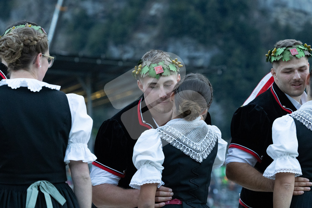 ESAF2025_Ehrung_7444 | Die Schwinger des Schwyzer Kantonalen Schwingerverbandes: Fotos, die Dynamik und Leidenschaft festhalten, sowie emotionale Momente aus dem traditionellen Schwingsport zeigen. - Realisiert mit Pictrs.com