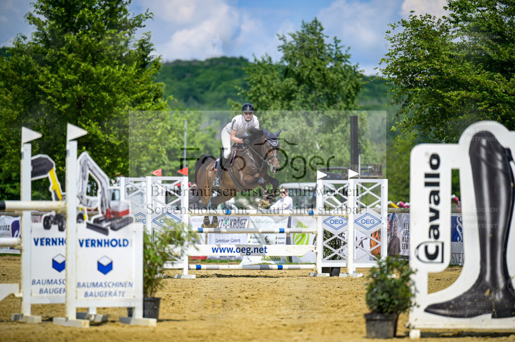 Reitturnier Lienen | Entdecke hochwertige Reitturnierfotos von Foto Oger. Professionell, emotional und authentisch – jetzt Lieblingsmomente im Shop bestellen. - Realisiert mit Pictrs.com
