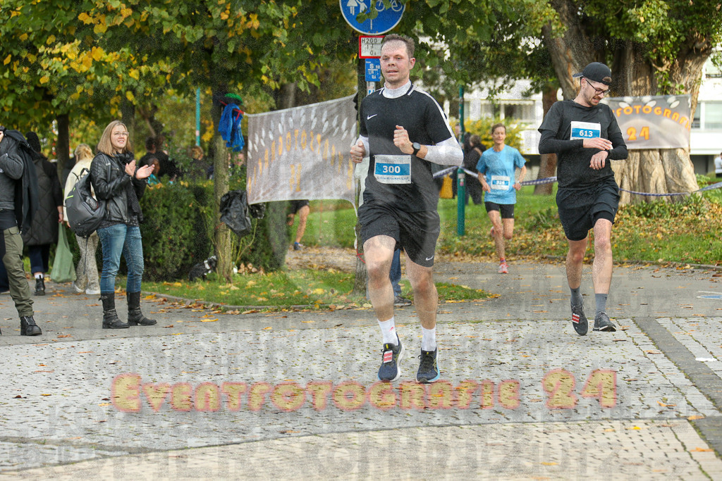 241020_1005_EX1_7683 | Sportfotografie im Rhein-Sieg Kreis, Köln, Bonn, NRW, Rheinland Pfalz, Hessen, etc. Unser Tätigkeitsfeld umfasst den Laufsport vom Volkslauf über den Marathon, Duathlon, Triathon bis zum Ultralauf wie Kölnpfad Ultra oder Schindertrail.
