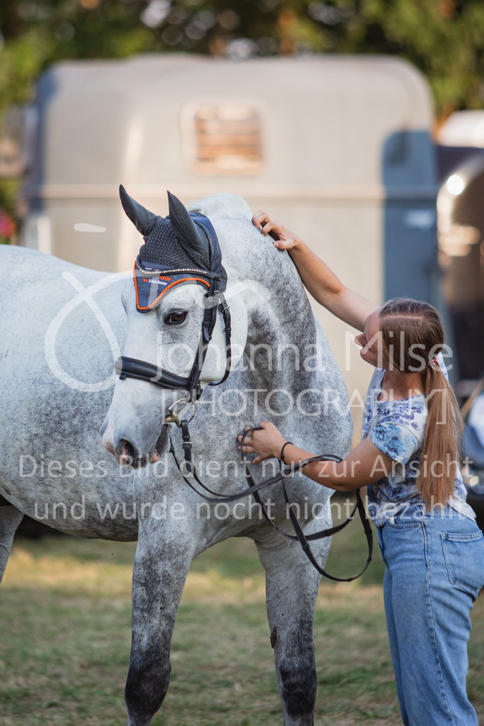 220825_Delbrueck_A1-Mannschaft-301 | Deine schönsten Turniermomente als professionelle Fotos! Entdecke hochwertige Pferdesport-Fotografie im Online-Shop. Jetzt Fotos finden & bestellen!