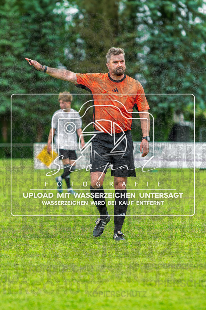 U17 Kreispokal Finale HK - SV Soltau vs. SG Fulde | Oliver Curth (Schiedsrichter); U17 Kreispokal Finale HK - SV Soltau vs. SG Fulde am 07.06.2026 in Sportplatz Alter Schulweg, Schülern - Realisiert mit Pictrs.com