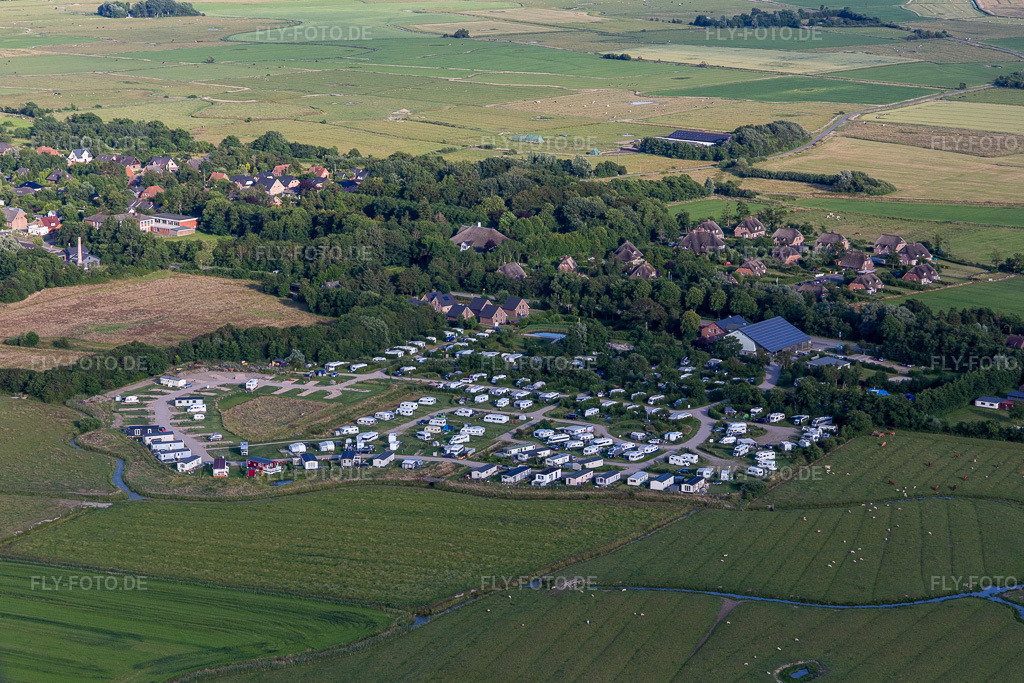 Luftbild: Campingplatz MeerGrün im Ortsteil Süderdeich in Tating im Bundesland Schleswig-Holstein in Deutschland. Foto: IMG_0007242.jpg vom 10.07.2021 durch Werner Riehm/FLY-FOTO.de