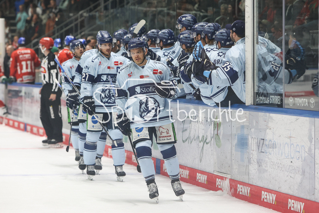 Augsburger Panther - Straubing Tigers | Jubel der Gaeste nach dem Treffer zum 0-1 durch Tim BRUNNHUBER (STR #19) / Tor / Freude