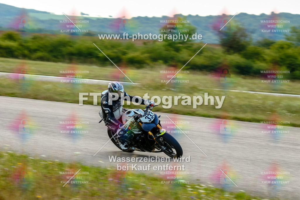 Chambley Juli-0163 | Hier findet Ihr Bilder von Touristenfahrten auf der Nürburgring Nordschleife oder von anderen Veranstaltungen die ich besucht habe. Viel Spass beim Durch Schauen 