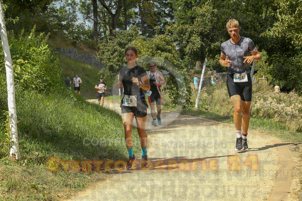 250824_1338_EX1_3070 | Sportfotografie im Rhein-Sieg Kreis, Köln, Bonn, NRW, Rheinland Pfalz, Hessen, etc. Unser Tätigkeitsfeld umfasst den Laufsport vom Volkslauf über den Marathon, Duathlon, Triathon bis zum Ultralauf wie Kölnpfad Ultra oder Schindertrail.