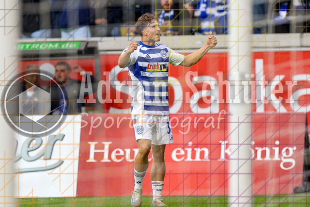 MSV Duisburg vs VfB Stuttgart II - 3. Liga | Duisburg, Deutschland, 02.08.25:   Patrick Sussek (MSV Duisburg) Torjubel, jubelt nach seinem Treffer zum 2:1 waehrend des Spiels der 3. Liga MSV Duisburg vs VfB Stuttgart II in der schauinsland-reisen-arena(Foto von Brauer-Fotoagentur / Adrian Schlueter)