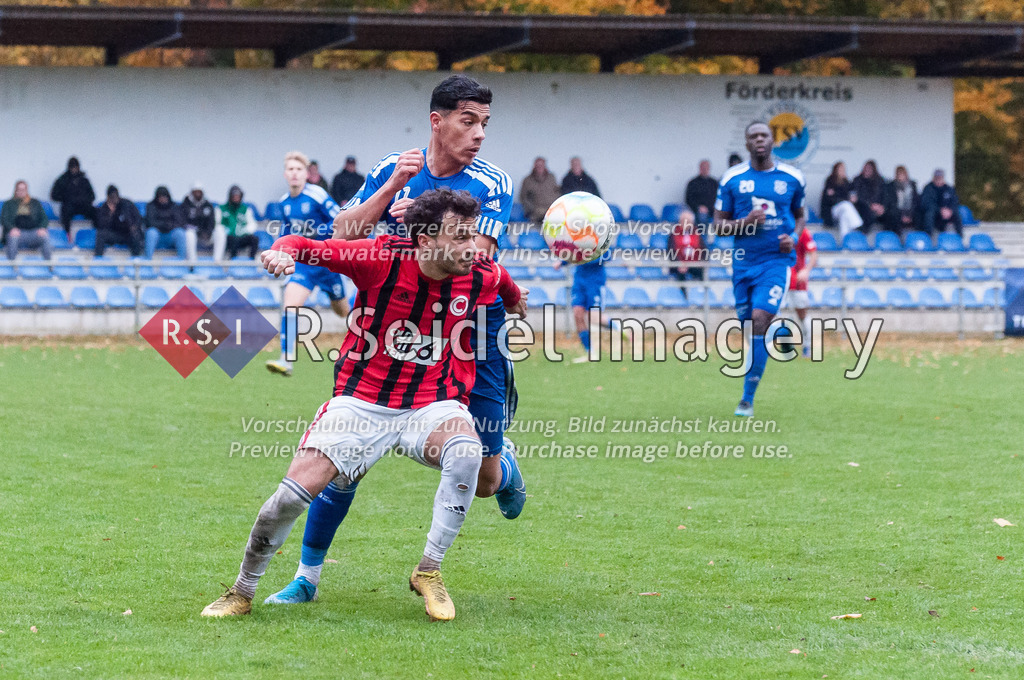 Fußball, Saison 2022/23, Oberliga Hamburg, WTSV Concordia Hamburg - Niendorfer TSV, Sportpark Hinschenfelde (Hamburg), 13.11.2022, 19. Spieltag | Vedat Düzgüner (#11, Concordia), Amir Ahmadi (#11, NTSV)