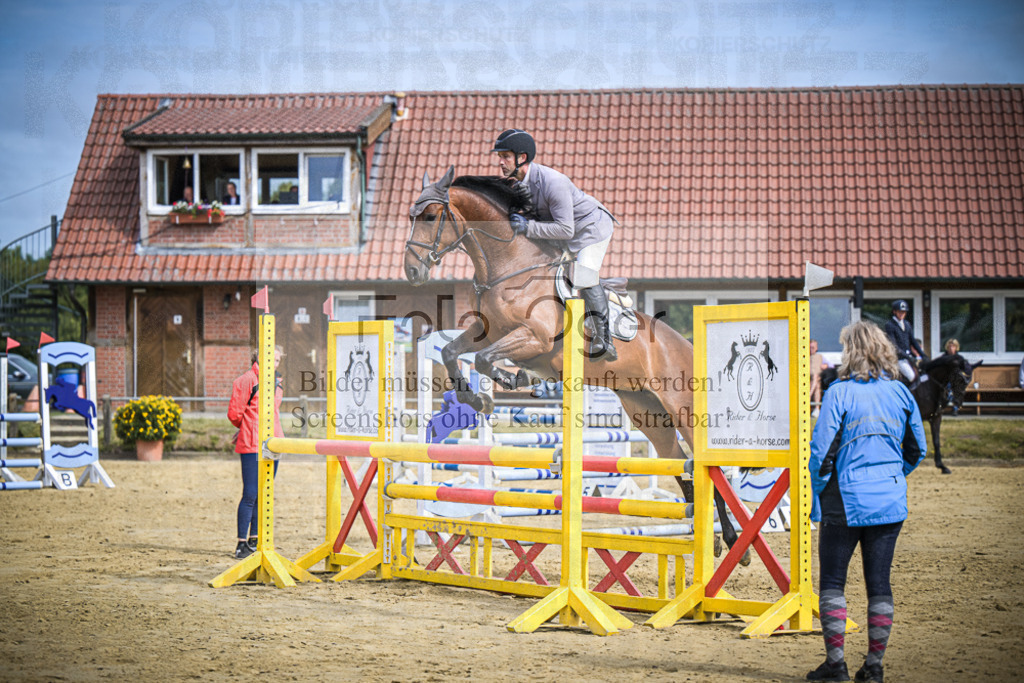 DOS_5500 | Entdecke hochwertige Reitturnierfotos von Foto Oger. Professionell, emotional und authentisch – jetzt Lieblingsmomente im Shop bestellen.Deutschlandweite Turnierfotografie. - Realisiert mit Pictrs.com