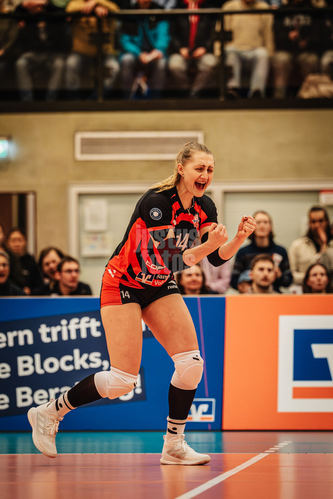 Volleyball | Frauen | Saison 2025/2026 | Volleyball Bundesliga | ETV Hamburger Volksbank Volleys vs. USC Münster | 22.01.2026 | Fiona Dittmann (#14, ETV Hamburger Volksbank Volleys) jubelt