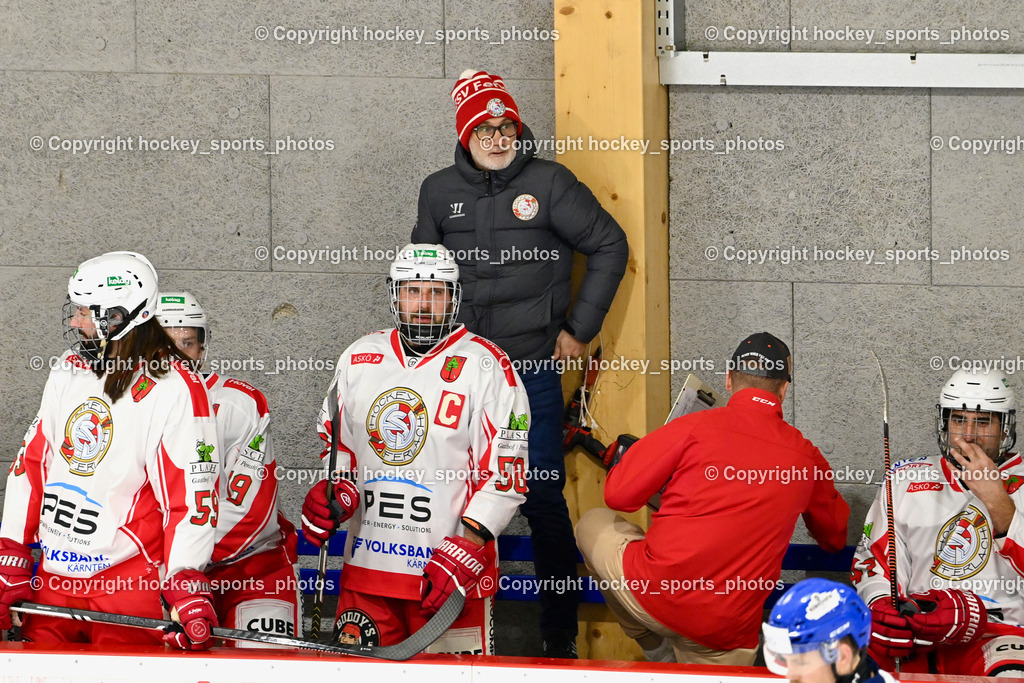 ESV Ferlach vs. ESC SOCCERZONE STEINDORF | Spielerbank ESV Ferlach, #59 Madig Thomas ESV Ferlach, #58 Florian Matthias ESV Ferlach, Headcoach ESC Steindorf Mayer Michael, ESV Ferlach vs. ESC SOCCERZONE STEINDORF, ESV Ferlach vs. ESC SOCCERZONE STEINDORF am 29.11.2024 in Ferlach (Eishalle Ferlach ), Austria, (Photo by Bernd Stefan)