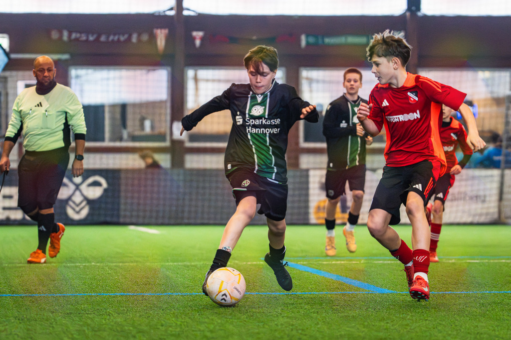 _BLR8967 | Professionelle Fußball- und Sportfotografie. Spielbilder online ansehen und kaufen – Einzelbilder oder komplette Galerien in hoher Qualität. - Realisiert mit Pictrs.com