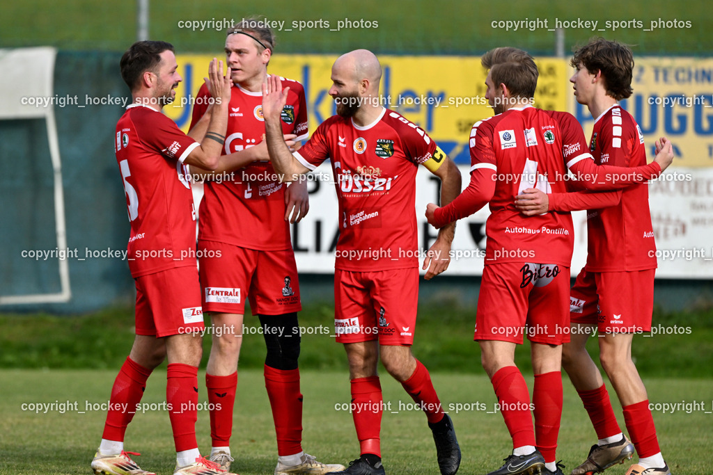 FC ASKÖ Gmünd vs. SV Rapid Lienz | Jubel Rapid Lienz Mannschaft, #10 Dominik Müller Rapid Lienz, #6 Florian Unterweger Rapid Lienz, #25 Andre Tabernig Rapid Lienz, #3 Valentin Dorer Rapid Lienz, FC ASKÖ Gmünd vs. SV Rapid Lienz, FC ASKÖ Gmünd vs. SV Rapid Lienz am 09.11.2025 in Ferlach (Ballspielhalle Ferlach), Austria, (Photo by Bernd Stefan)