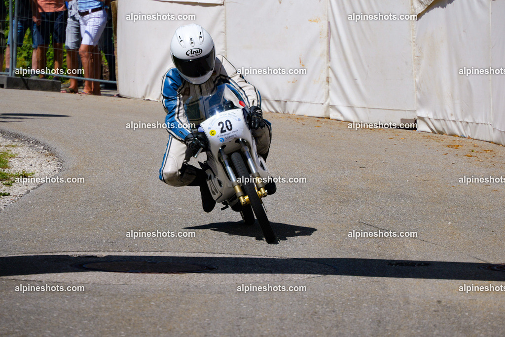 P1036820-2 | Erleben Sie atemberaubende, hochqualitative Fotos Ihrer Fahrt entlang der malerischen Alpenstraßen. Besuchen Sie alpineshots.com, um professionelle Aufnahmen Ihrer unvergesslichen Reise zu finden und zu kaufen - Realisiert mit Pictrs.com