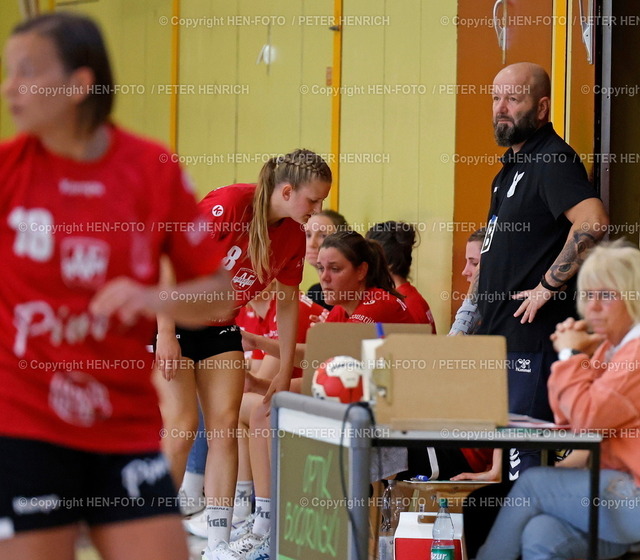 20230924-4013-haba-pfung-tgbda-HEN-FOTO | 24.09.2023 Handball Damen Landesliga Süd TSV Pfungstadt - TGB Darmstadt (26:30) rechts neuer Trainer Christian Mentges (TGB Darmstadt) (Foto: Peter Henrich) - Realisiert mit Pictrs.com