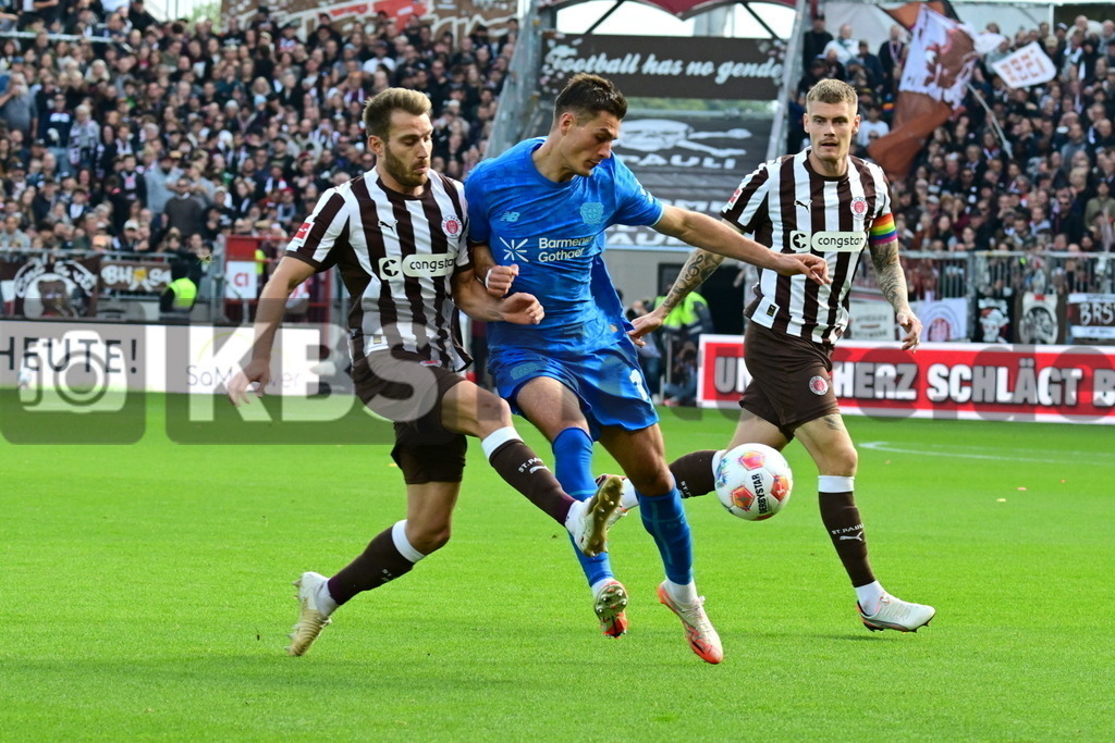 KBS Picture_FCStPauli-Bayer04Leverkusen_011 | v.l. Ritzka Lars (St.Pauli) , Schick Patrik (Bayer04Leverkusen) , Smith Eric (St.Pauli) ,Sportplatz :  Millerntor Stadion, - Realisiert mit Pictrs.com