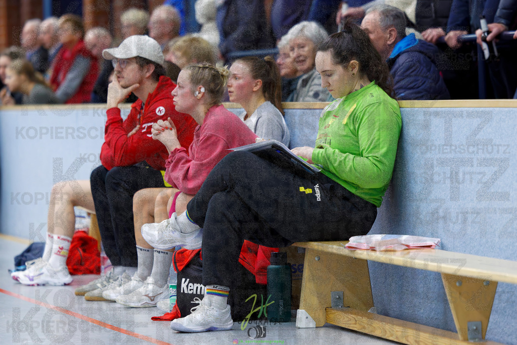 Frauen Oberliga Mitte (HHV); HSG Eibelshausen/Ewersbach - HSG Wettenberg II | Frauen Oberliga Mitte (HHV); HSG Eibelshausen/Ewersbach - HSG Wettenberg II am 13.12.2025 in Steinbrücken (Sporthalle am Hammerweiher)Photo © 2025 - Jörg Heinrich - Realisiert mit Pictrs.com