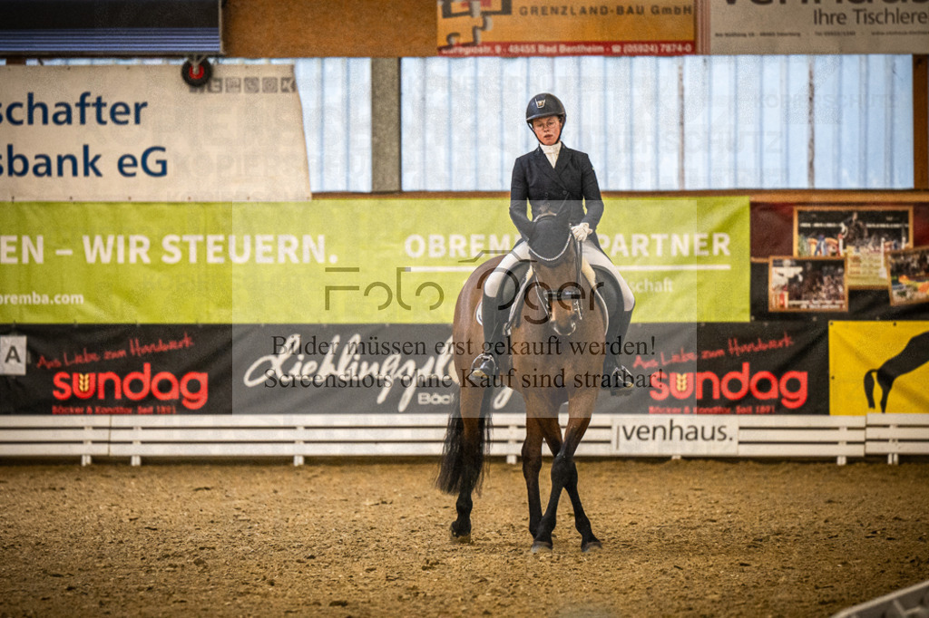 DOS_4318 | Entdecke hochwertige Reitturnierfotos von Foto Oger. Professionell, emotional und authentisch – jetzt Lieblingsmomente im Shop bestellen.Deutschlandweite Turnierfotografie. - Realisiert mit Pictrs.com