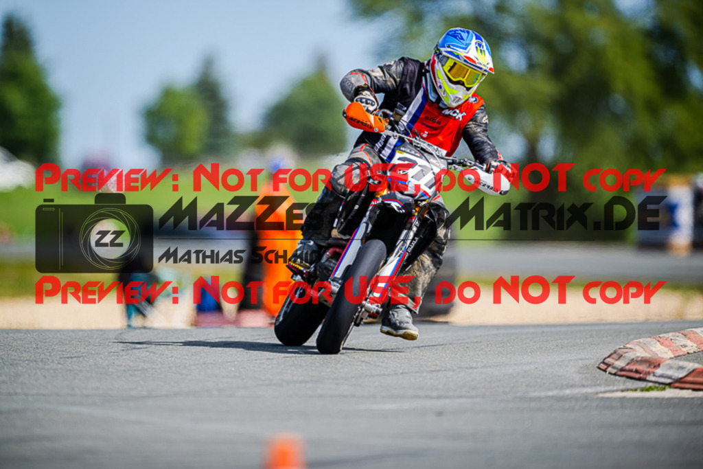 MaZZes_FotoMatrix_220903_3488 | UE40