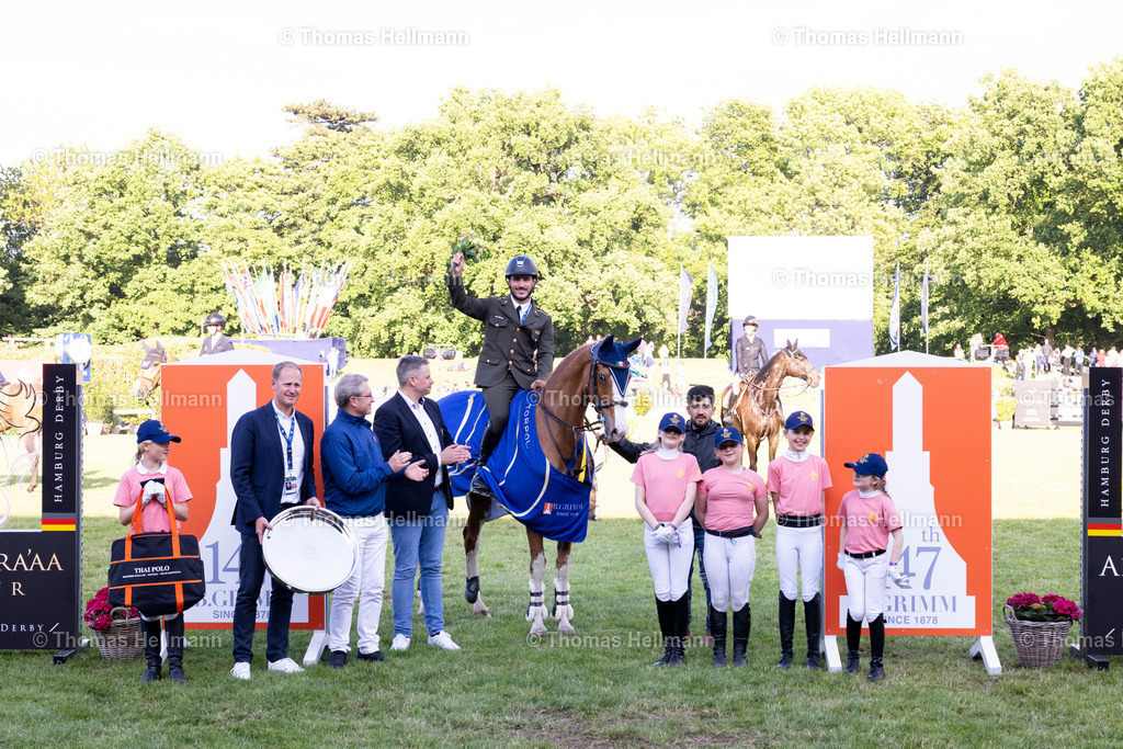 TH_63-Atlantica du Soleil Z-Azcarraga_ Andres_29220 | Al Shiraàa Deutsches Spring- und Dressur-Derby 2025 am 30.05.25 in Hamburg, Thomas Hellmann, 63Atlantica du Soleil ZAzcarraga, Andres