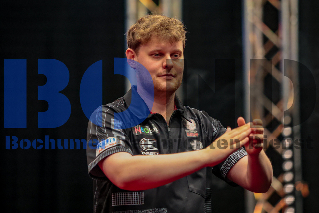 PDC European Darts Open 2024 | {headline}(Foto: Sebastian Sendlak / BOND) - Realisiert mit Pictrs.com