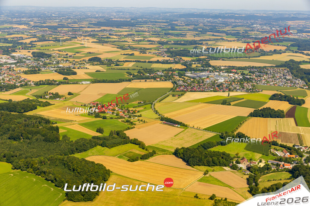 Schrägluftbild  Wellentrup  Lage - Das Luftbild wurde 2025 vom UL-Flugzeug heraus erstellt (ohne Drohne- keine Drohnenaufnahme ) - Hochauflösende Luftaufnahme -Nicht vergleichbar mit Google Maps oder Satelittenbilder- Die Geschenkidee !Mit Lizenz und Bildrechte bestellbar