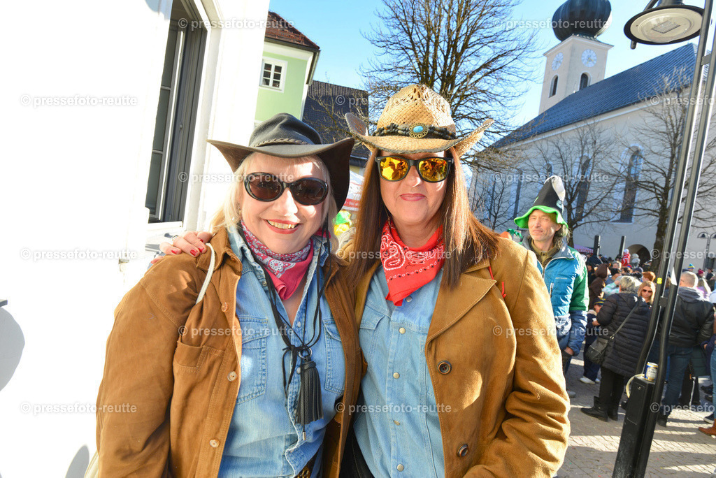 30-xnews-2023-Feb16-Unsinniger_Fasching_Reutte-nik-WTV_7557 | Info aus dem Bezirk Reutte/Ausserfern Tirol sowie eine umfangreiche Bilddatenbank über die gesamte Region: Lechtal, Talkessel Reutte, Tannheimertal, Zwischentoren. Lech, Plansee, Zugspitze, Grenztunnel, B179, Fernpassstraße, Verkehr, Lawinen, Tradition, - Realisiert mit Pictrs.com