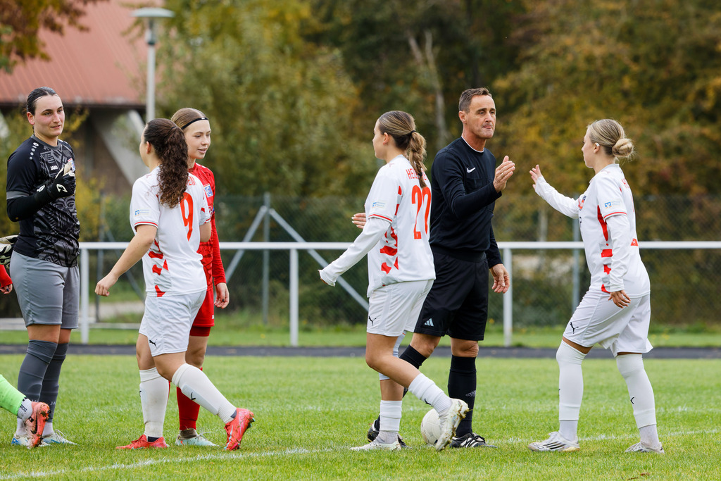 FCEFCH_251012_0536 | Fotopresso – Sportfotografie in Heidenheim & Umgebung. Professionelle Sportfotografie für unvergessliche Momente. Dynamische Action-Shots, emotionale Szenen & hochwertige Bilder. - Realisiert mit Pictrs.com
