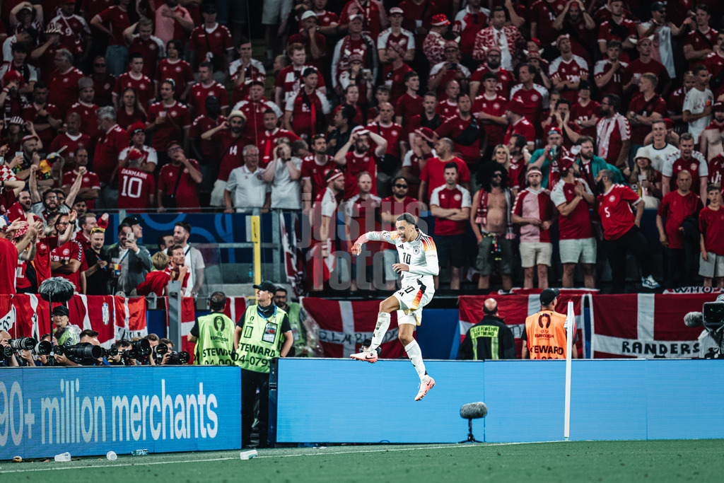 Fußball | Herren | UEFA-Fußball-Europameisterschaft 2024 | Achtelfinale | Deutschland vs. Dänemark | 29.06.2024 | Jamal Musiala (#10, Deutschland) jubelt nach seinem Tor