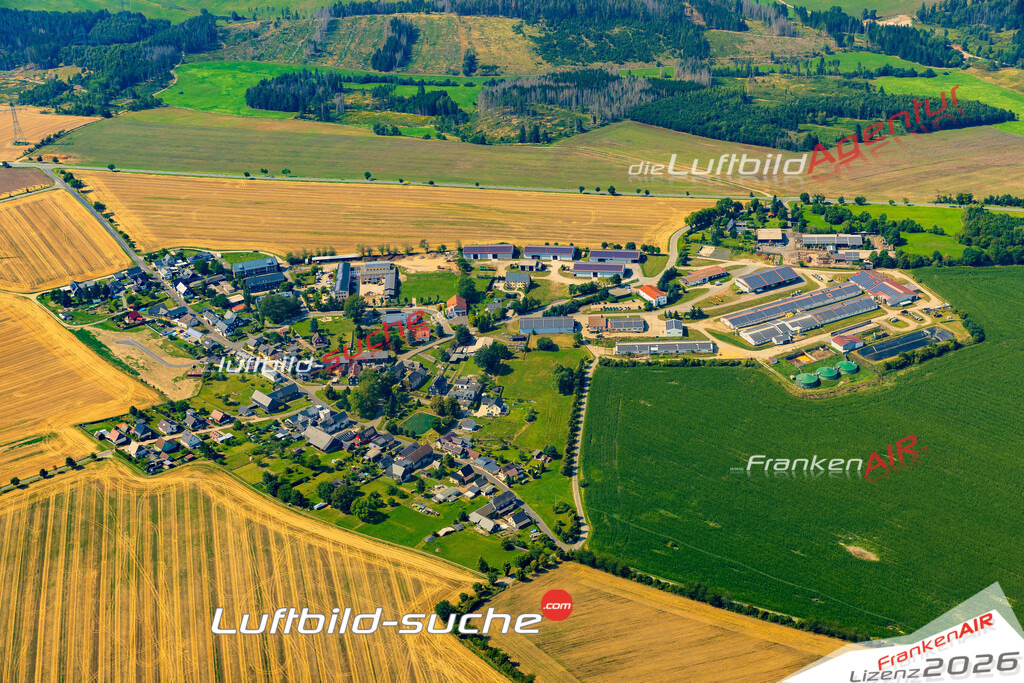 Kleingeschwenda Saalfeld Bild- Das Luftbild wurde 2025 vom UL-Flugzeug heraus erstellt ( keine Drohne bzw. Drohnenaufnahme ) - Hochauflösende Luftaufnahme -Nicht vergleichbar mit Google Maps oder Satelittenbilder- Die Geschenkidee !Mit Lizenz und Bildrechte bestellbar - CC
