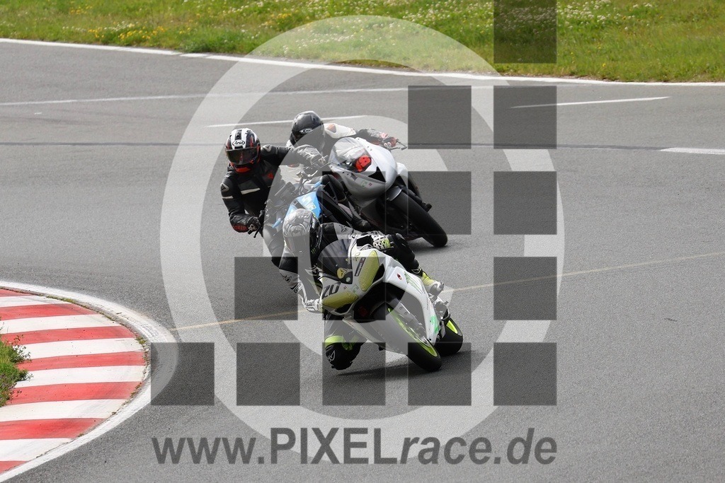 0015-20240611_12670 | Schöne Erinnerungen an spannende Momente - das festzuhalten ist unser Job. PIXELrace.de ist seit 2003 auf den Rennstrecken Europas unterwegs um die Action draußen beim Fahren und die wunderbare Stimmung imm Fahrerlager für euch einzufangen.