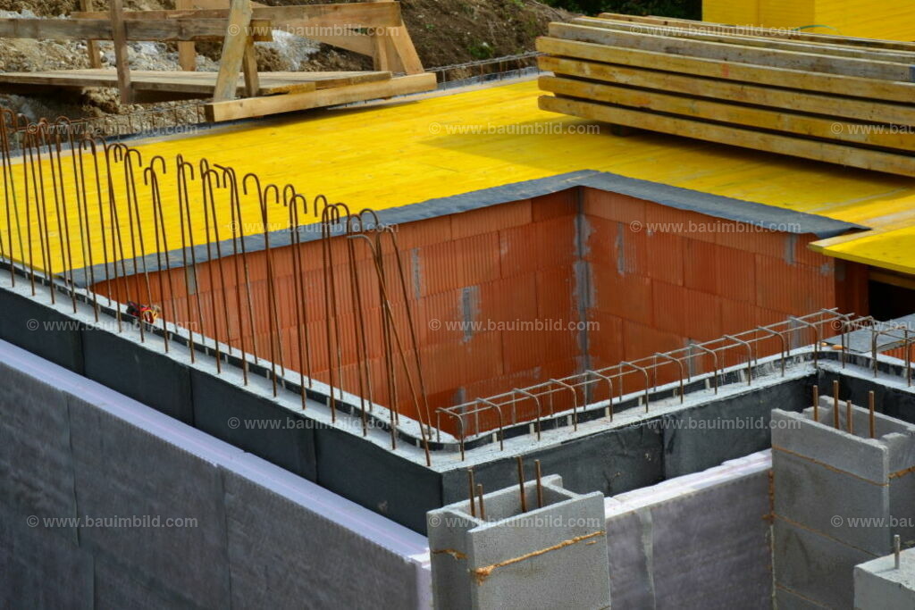 bib-lg04-betonarbeiten-0237 | Nach LV-Leistungsgruppen sortierte Detailfotos über den Bau eines Hauses. Alle Hausbau-Bilder direkt vom Urheber und Autor der Website Haus-Selber-Bauen.com