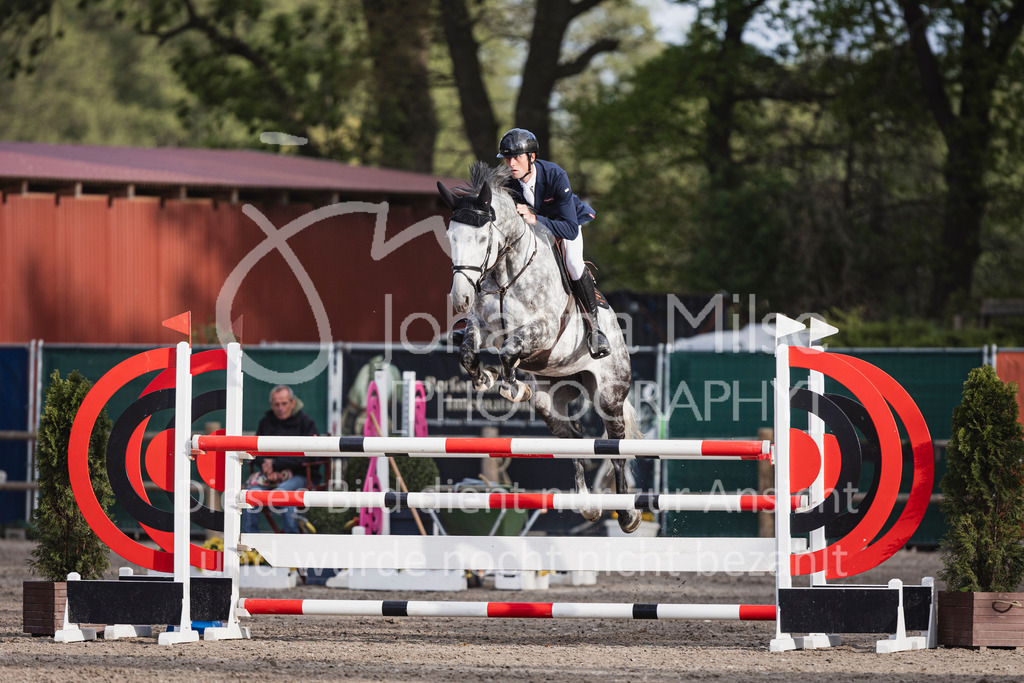 250506_Mühlen_Youngster-M-607 | Deine schönsten Turniermomente als professionelle Fotos! Entdecke hochwertige Pferdesport-Fotografie im Online-Shop. Jetzt Fotos finden & bestellen!