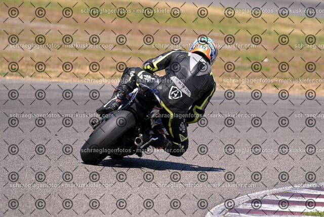 26bt04-1932 | markuskiefer.com - Realisiert mit Pictrs.com