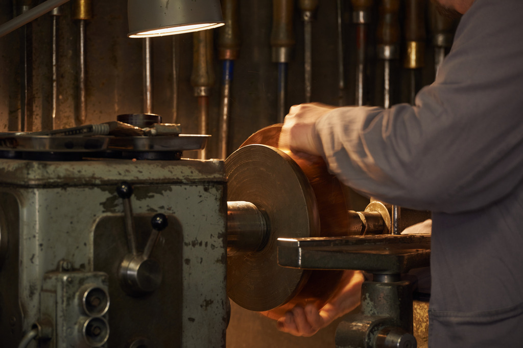 effenberger metalldruecker | Waidhofen an der Thaya, Austria - April 02, 2016: Effenberger Metalldruecker;  - Realisiert mit Pictrs.com