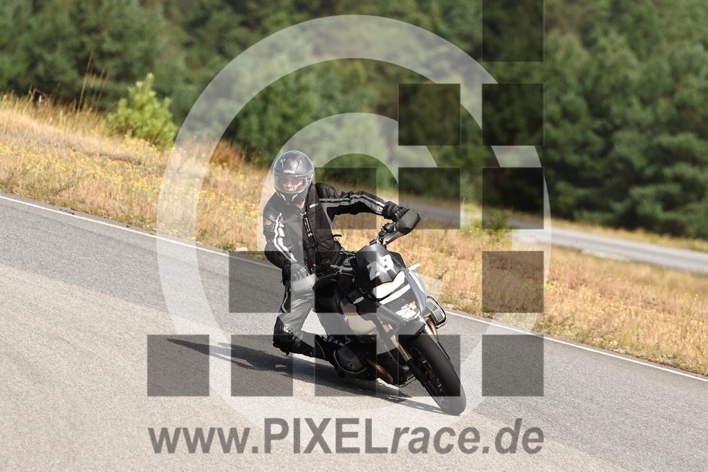 0023-20260721_10914 | Schöne Erinnerungen an spannende Momente - das festzuhalten ist unser Job. PIXELrace.de ist seit 2003 auf den Rennstrecken Europas unterwegs um die Action draußen beim Fahren und die wunderbare Stimmung imm Fahrerlager für euch einzufangen.