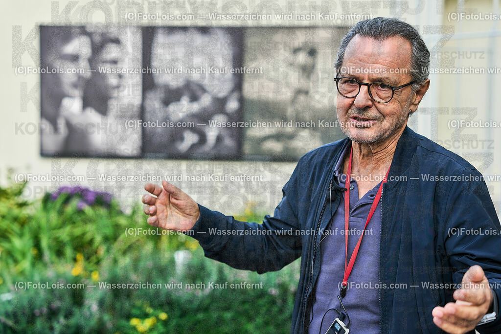 ALP6135_TdBerufsfotografie_Baden_Faber ueber Koppitz | (C)FotoLois.com, Alois Spandl, Tage der NÖ Berufsfotografie in Baden, Rundgang durch die Ausstellung Rudolph Koppitz mit Kunsthändler und Galerist Johannes Faber, Fr 6. Oktober 2023.