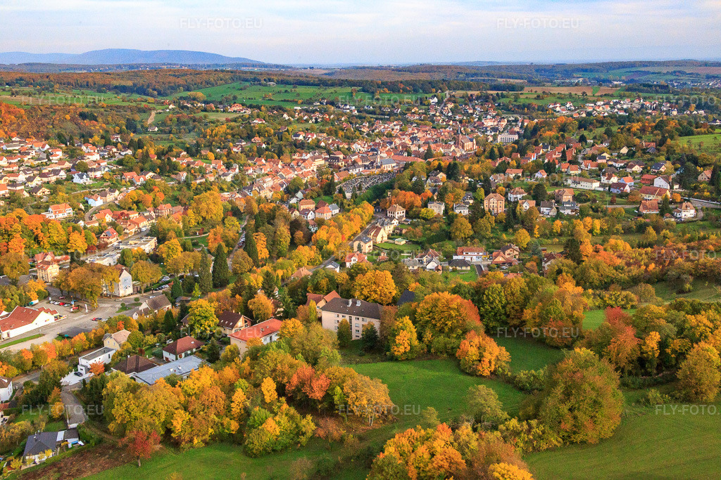 Vue aérienne: Tous. des Tilleuls à Niederbronn-les-Bains dans le département Bas Rhin, France – .Photo: IMG_084764.jpg prise le 24/10/2015 par Werner Riehm/FLY-FOTO.eu – Résolution de l'original: 5472 x 3648 px