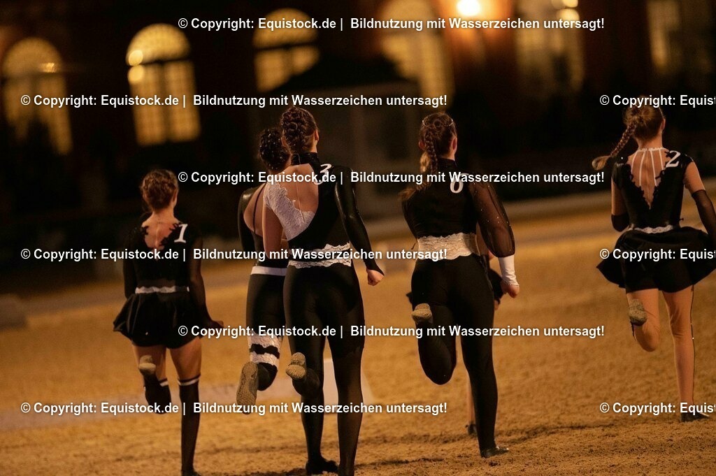 20230527_Voltigieren_NASPA_Flutlicht_0967 | equistock