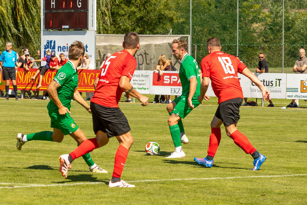 Spiel-0270_Legenden ASK-RAPID | Fotodoku 80 Jahre ASK-Loosdorf: Legendenmatch ASK-Loosdorf - Rapid WIENSponsoren, Mannschaften, Begrüßung, Interviews, das Spiel, Besucher, Fans, Stimmung.