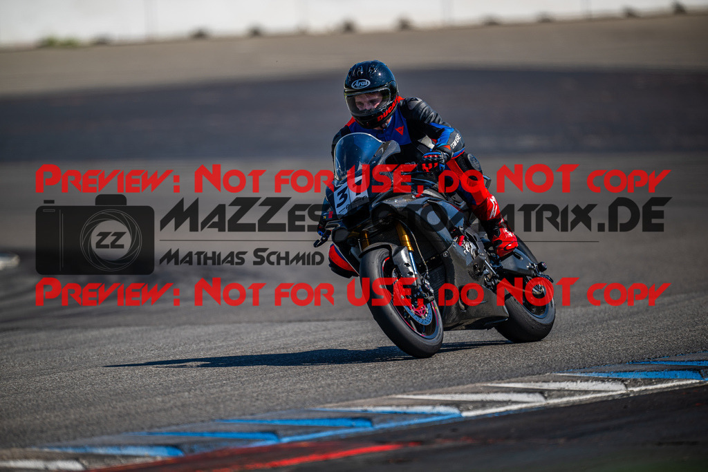 MaZZes_FotoMatrix_240520_6021986_7056 | ROT