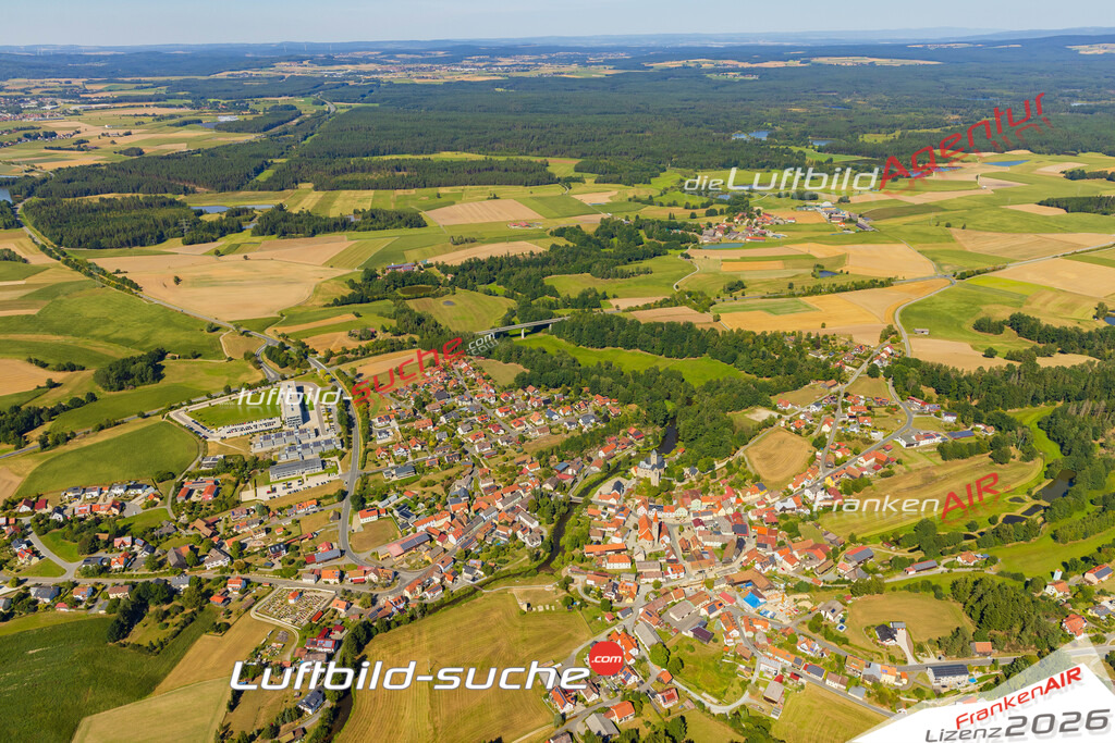 Luftaufnahme der Stadt Falkenberg - Die Luftaufnahme wurde 2025 vom UL-Flugzeug heraus erstellt ( keine Drohne ) - Hochauflösende Luftaufnahme - für professionelle Ausdrucke geeignet. Die Geschenkidee !Mit Lizenz und Bildrechte bestellbar