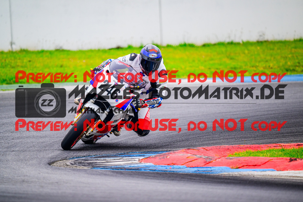 MaZZes_FotoMatrix_240614_6007705_4258 | GELB