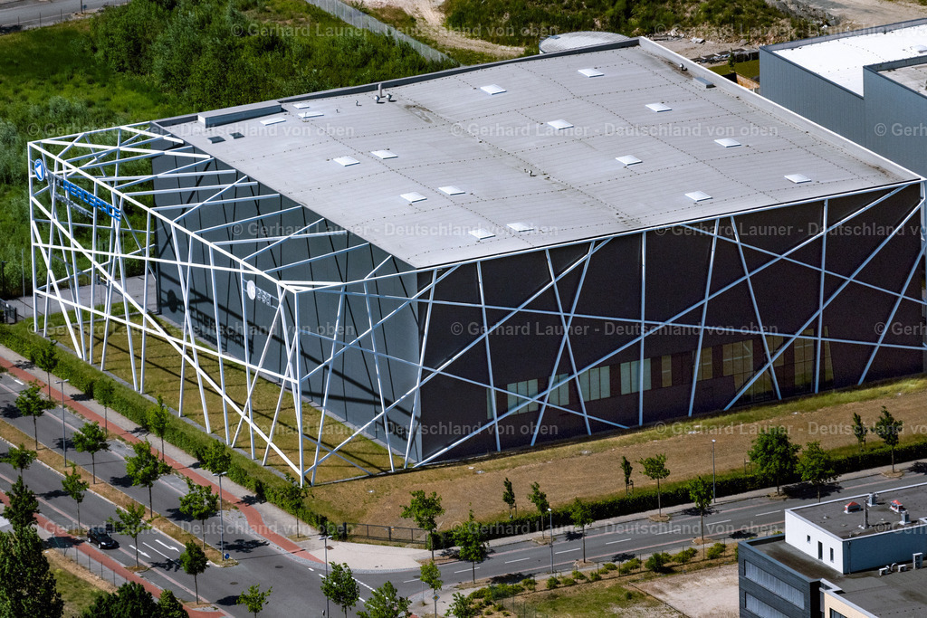 4029946 | BREMEN 01.06.2020 Gebäude und Produktionshallen auf dem Fabrikgelände der MT Aerospace AG an der Straße Airbus-Allee im Ortsteil Neuenland in Bremen, Deutschland. Weiterführende Informationen bei: MT Aerospace AG. // Building and production halls on the premises of MT Aerospace AG on street Airbus-Allee in the district Neuenland in Bremen, Germany. Further information at: MT Aerospace AG. Foto: Gerhard Launer